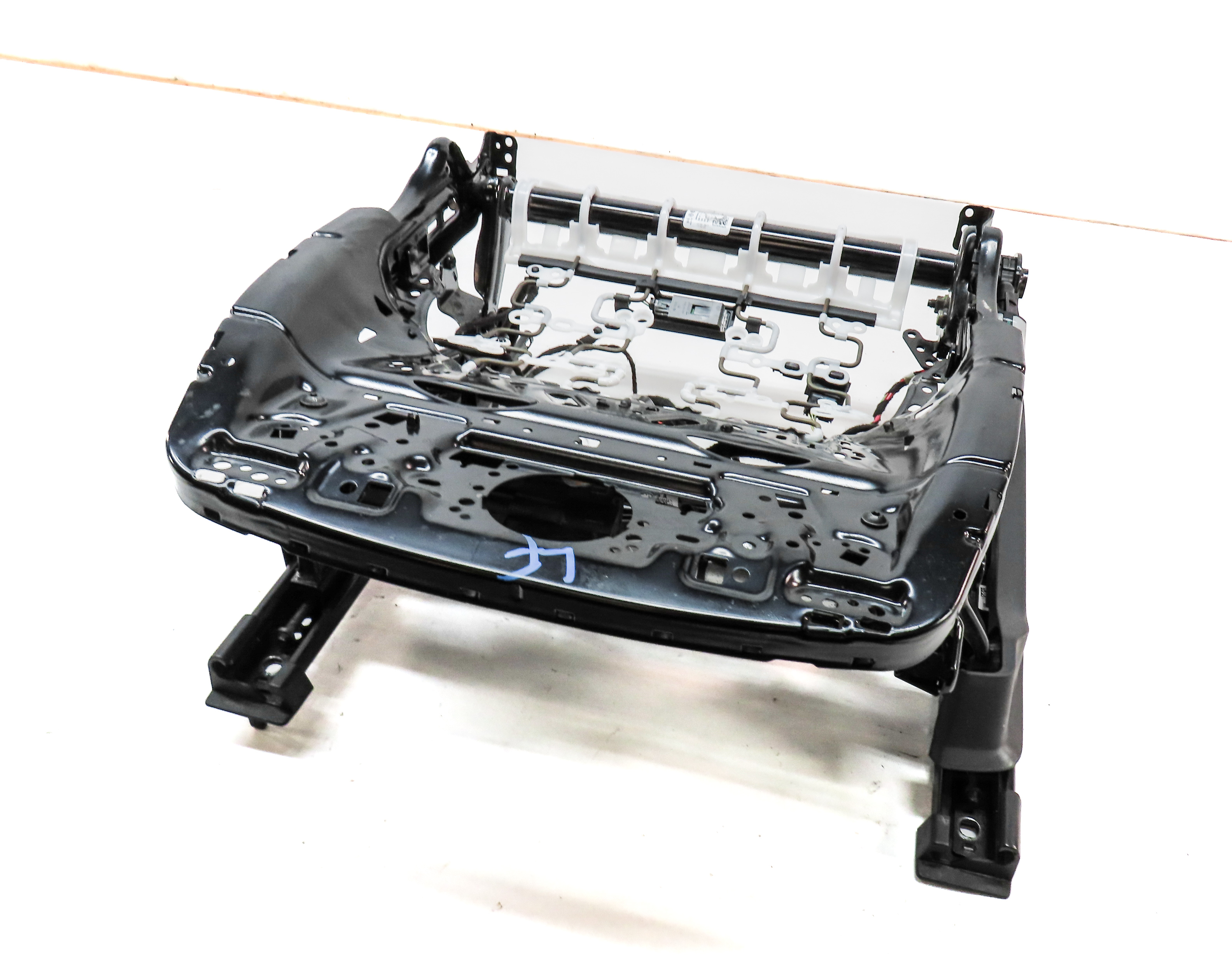 2018-2023 AUDI Q5 (FY 80A) LEFT DRIVER FRONT SEAT TRACK ASSEMBLY w/ MOTORS — exact item pictured